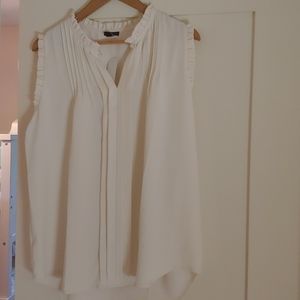 NWT Ann Taylor Sleeveless Pull Over Blouse